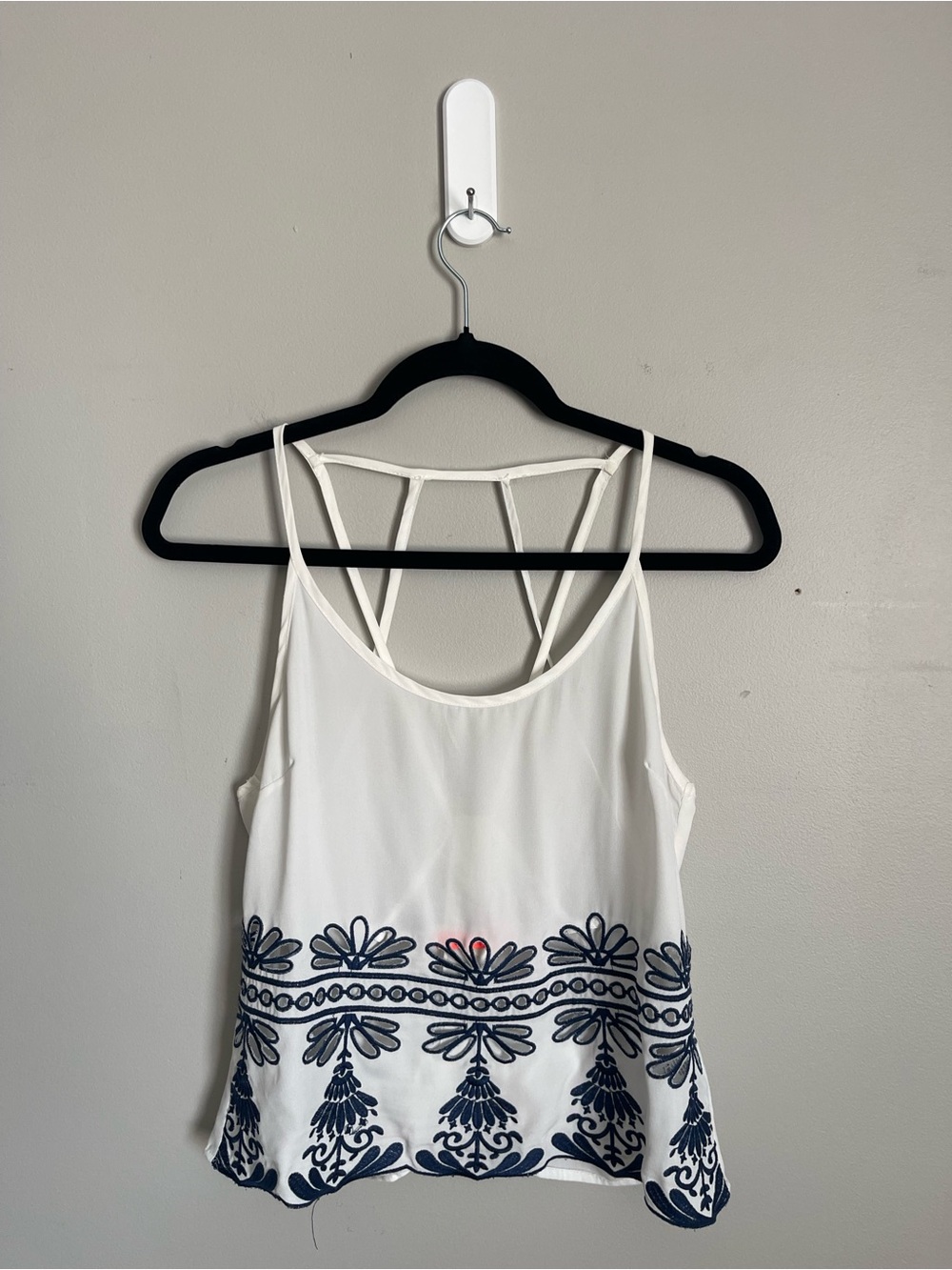 LULUMARI White Embroidered Open Back Tank Top Sz S